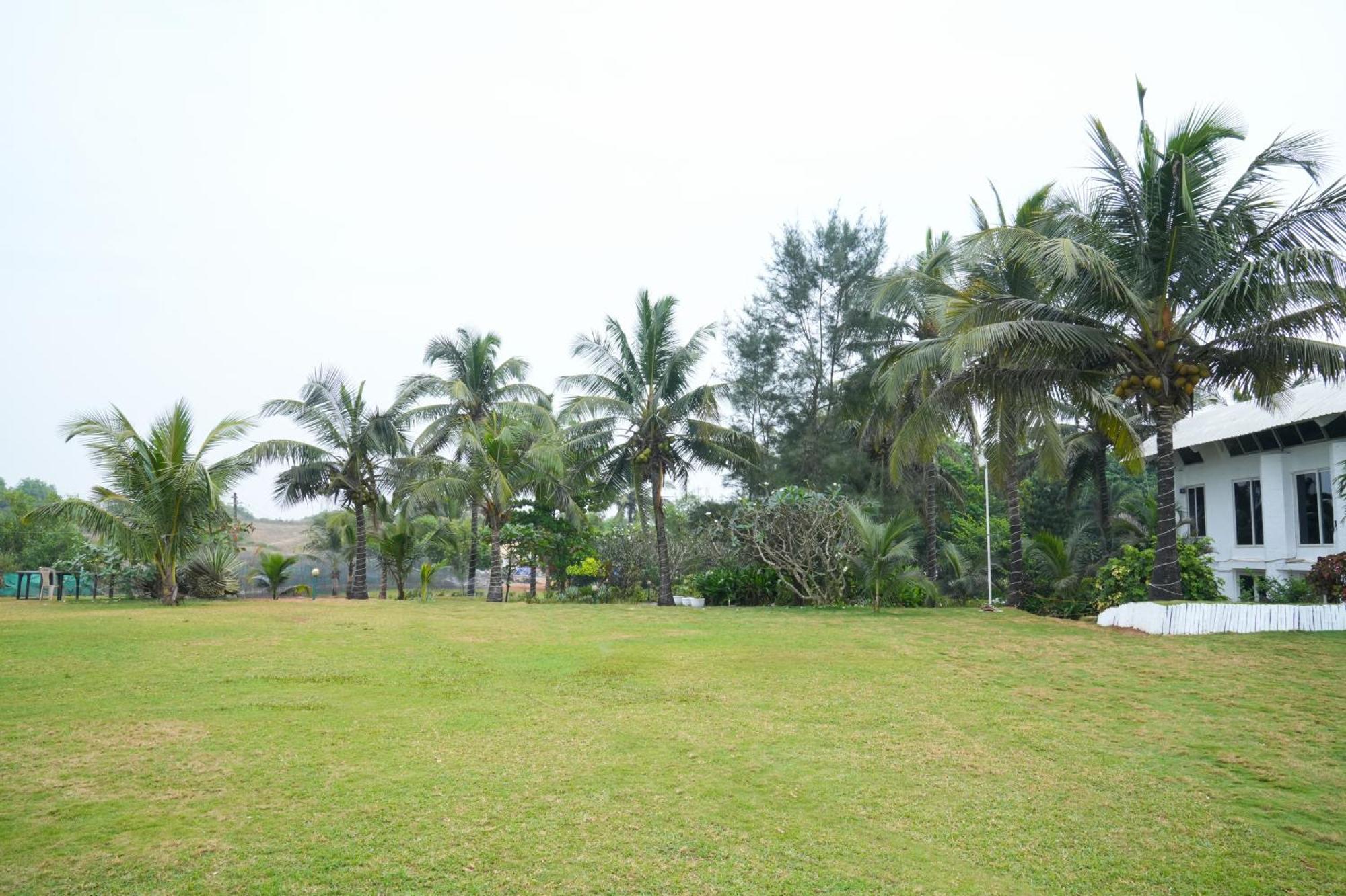 Regenta Beach House Resort, Goa Benaulim Luaran gambar