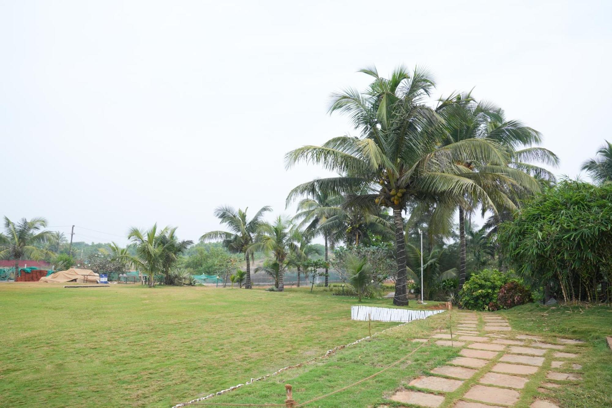 Regenta Beach House Resort, Goa Benaulim Luaran gambar