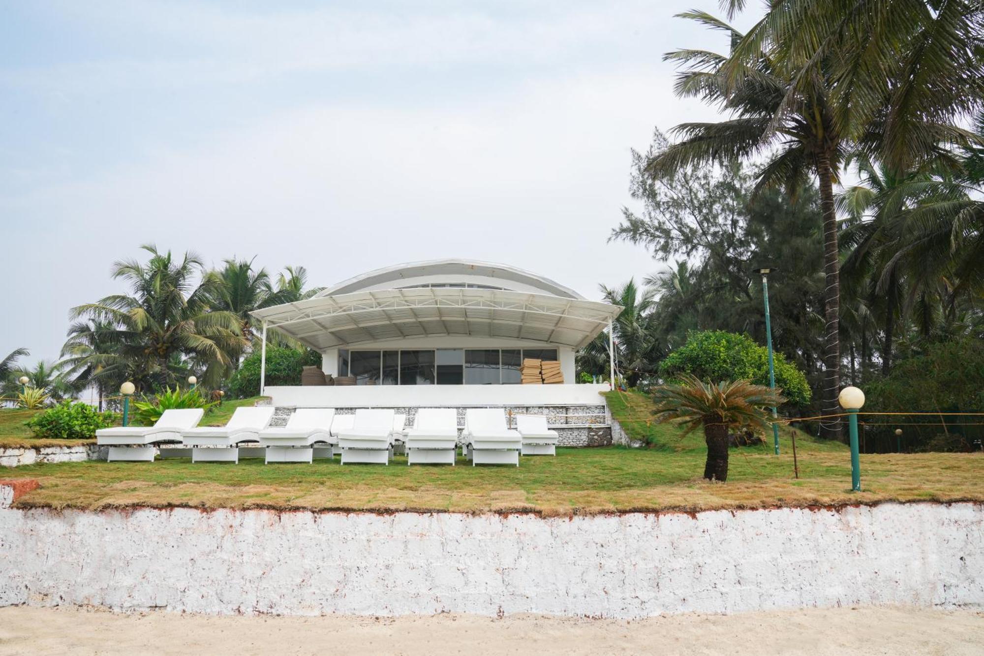 Regenta Beach House Resort, Goa Benaulim Luaran gambar